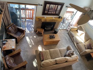 تلفزيون ذكي، مدفأة، ألعاب فيديو، مشغل دي في دي