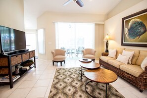 Smart-TV, DVD-Player, Bücher