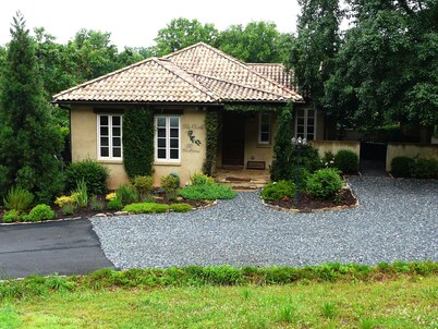 Villa Oliveti, an authentic Tuscan Villa in Montaluce, license #4833