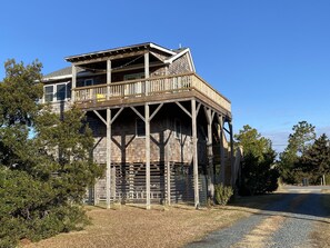 Exterior - 6 min walk to the beach, Welcome Back is a cozy, pet friendly oceanside cottage! (Salvo)