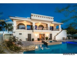 Exterior - Luxury Estate in Prime Location w Panoramic views of Lake Havasu (Lake Havasu City)