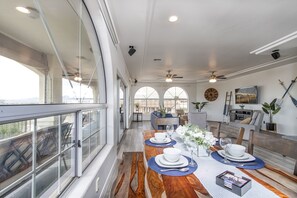 Dining - Luxury Estate in Prime Location w Panoramic views of Lake Havasu (Lake Havasu City)