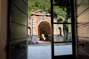 Interni