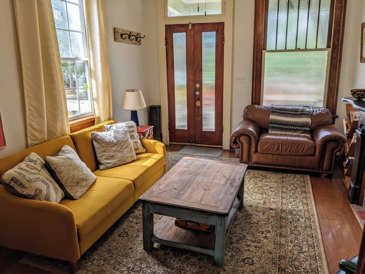 The Okra Inn Iberville-6BR, 3.5BA, Streetcar In Sight