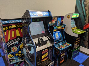 Games room - Across from Beach, Free Golf Cart, Heated Pool, Game Room, Rooftop Deck (Bradenton Beach)