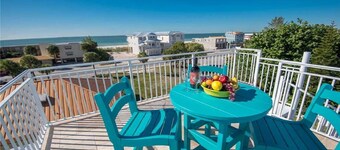 Across from Beach, Free Golf Cart, Heated Pool, Game Room, Rooftop Deck