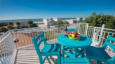 Across from Beach, Free Golf Cart, Heated Pool, Game Room, Rooftop Deck