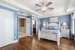 5 Schlafzimmer, Schreibtisch, Bügeleisen/Bügelbrett, WLAN