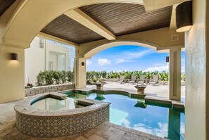 Beheizter Pool