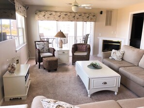 TV, fireplace, books - Pet-Friendly with Stunning Water Views in Bethany Bay - No Cleaning Fees (Ocean View)