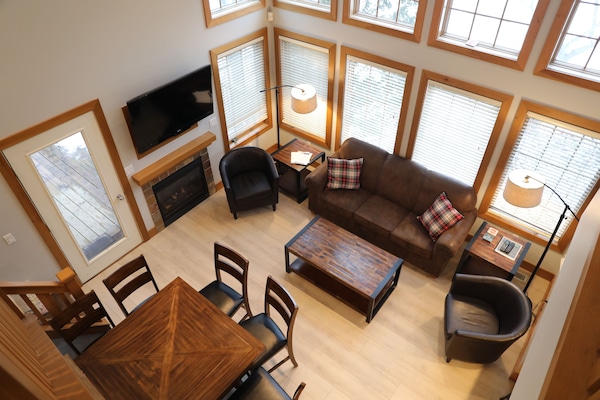 Welcome to the recently renovated Hillside Hideaway!