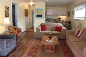 Smart-TV, DVD-Player, Bücher