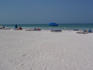 Am Strand, Liegestühle