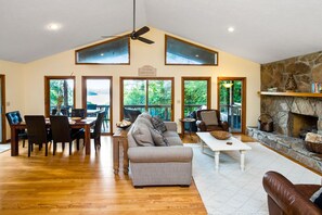 Smart TV, fireplace, DVD player, table football