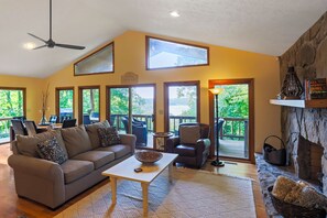 Smart TV, fireplace, DVD player, table football