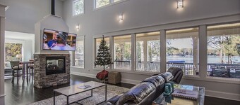 Sandy Beach on Cove Lake Front House - Big Yard, Dock & Natural Sandy Beach