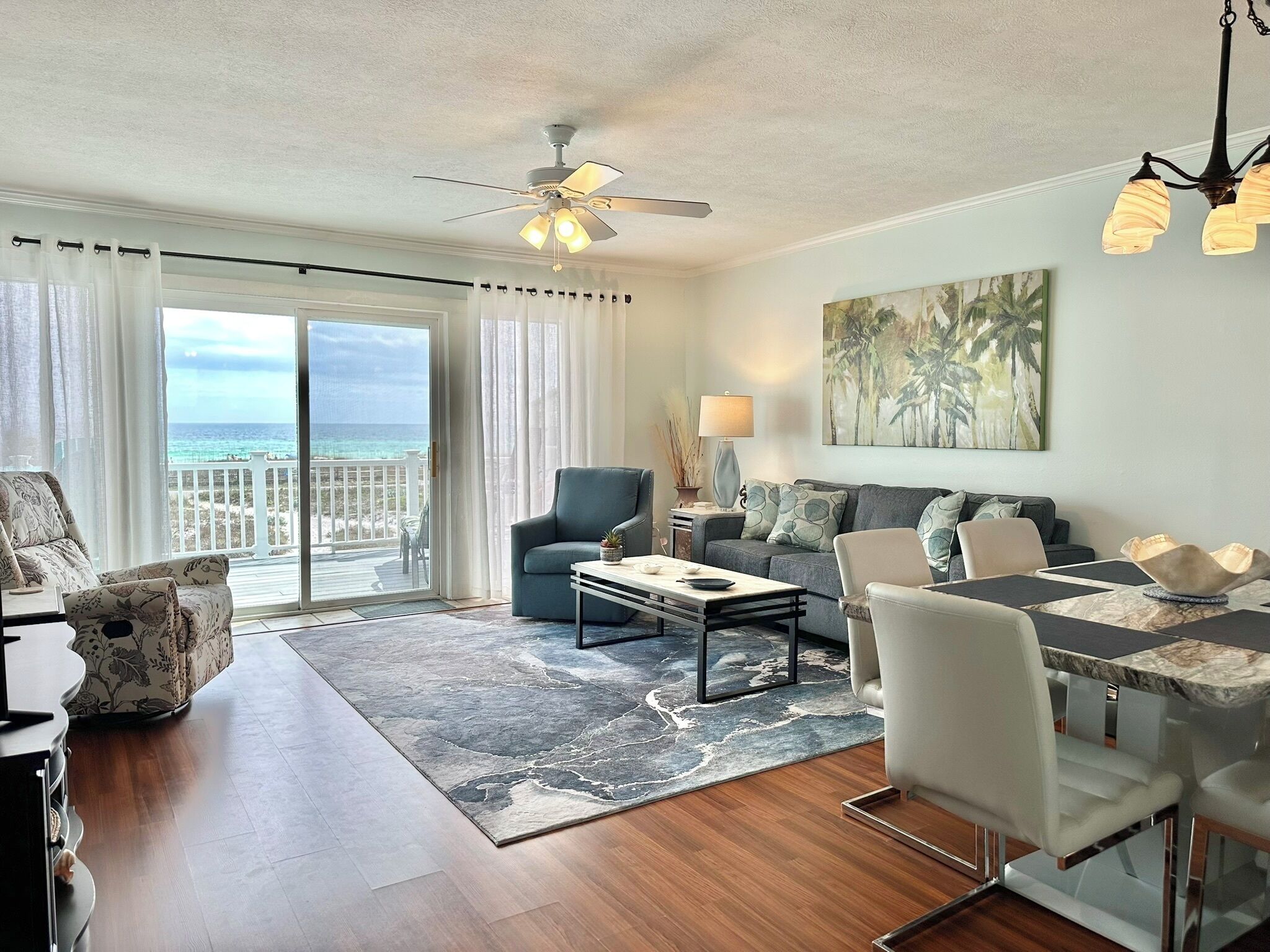 Spacious living and dining area