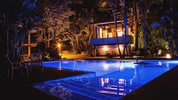 Outdoor pool, pool umbrellas