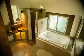Master Suite Joyce | Bathroom - Casa Chu (Xochitepec)