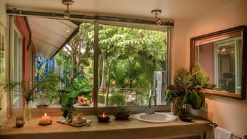 Loft Deluxe Casa MA | Bathroom sink