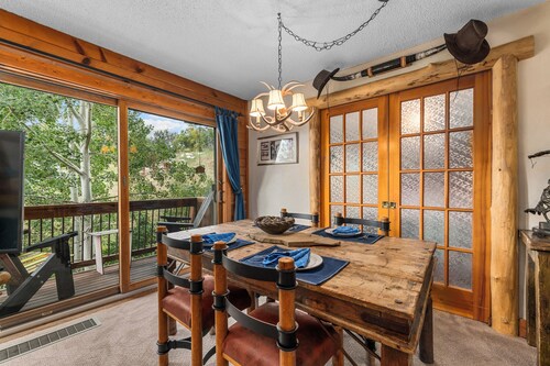 Condominio de esquí de primera clase- $ 100- $ 175 noche (2-4 noches min)