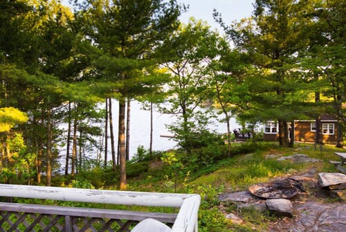 Muskoka - The Hummingbird Tea Lake cabin 