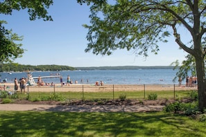 Camastros y toallas de playa 