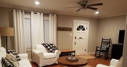 6 Blocks from Downtown Main Street- Great for Families & Girls Weekend