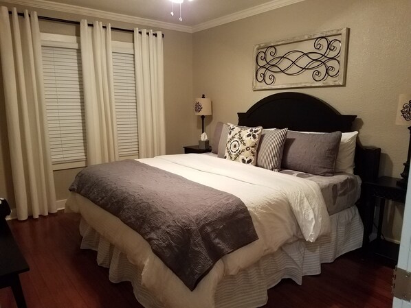 2 bedrooms, iron/ironing board, free WiFi, bed sheets