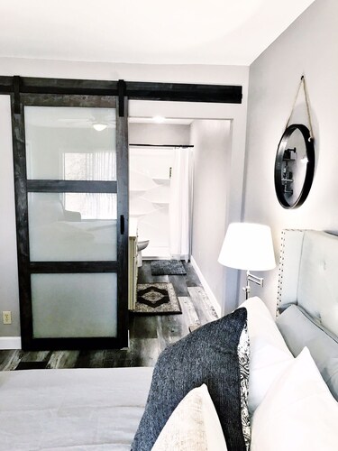 Lake Front unit ready 4 you!  - sleeps 12 in beds, w/king bed, WiFi, pets