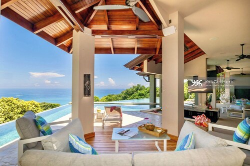 Vues spectaculaires sur l'océan! 3 piscines, bar dans la piscine, vie de luxe sous les tropiques