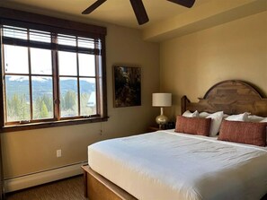 1 bedroom, in-room safe, iron/ironing board, free WiFi