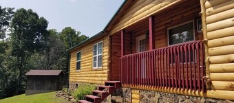 The ranch style sandstone log home 3BR 2BA