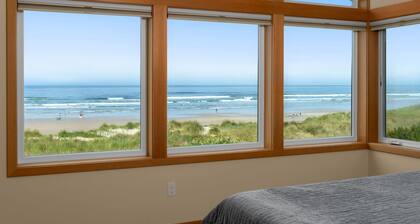 Oceanfront 6BR Home in the Heart of Manzanita. Escape Your Troubles Here!