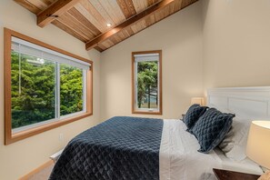 6 bedrooms, iron/ironing board, travel cot, free WiFi