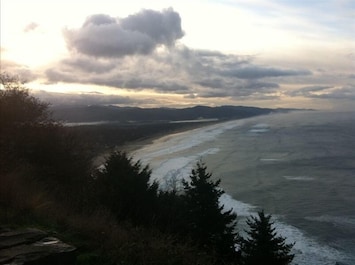 Image of Oceanfront 6BR Home in the Heart of Manzanita. Escape Your Troubles Here!