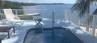 Tropical Paradise - Ocean front with swim spa