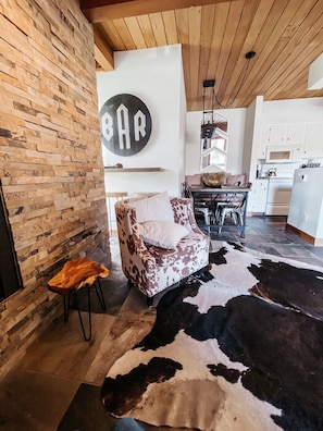 Smart TV - 100 Yards to West Wall Lift, Bus Shuttle Across Parking Lot (Mt Crested Butte)