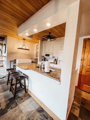 Fridge, microwave, oven, stovetop - 100 Yards to West Wall Lift, Bus Shuttle Across Parking Lot (Mt Crested Butte)