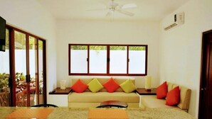 Apartamento Duplex Luz de Luna 2do piso | Living area - Casa Luz de Luna (Zihuatanejo)