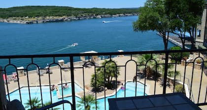 3ª increíble historia Vista Lake Travis Condo en Private Island