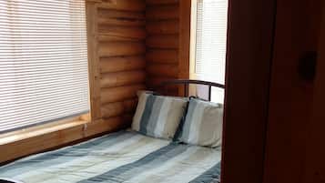 2 bedrooms, iron/ironing board, bed sheets