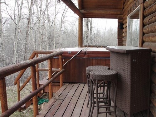 Kelly's Rock Creek Cabin. Kids and dogs welcome!