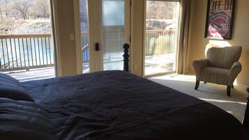 4 slaapkamers, een strijkplank/strijkijzer, gratis wifi, beddengoed