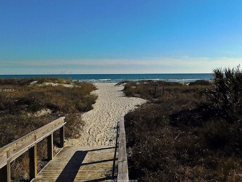 Ocean View Villa with Amazing Resort Amenities -- just steps from the beach!!!