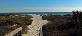 Ocean View Villa with Amazing Resort Amenities -- just steps from the beach!!!