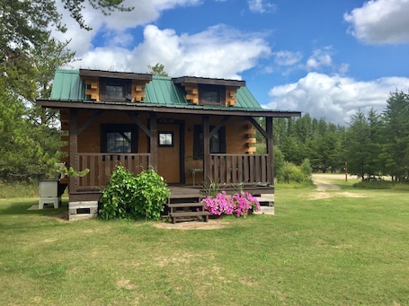 Exterior. Small Rustic cabin at the Black Lantern Resort