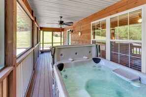 Bain à remous intérieur