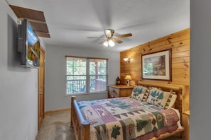 4 bedrooms, iron/ironing board, WiFi, bed sheets - 4BR + Kid Sleep area-“Bunkhouse”=5BR-3BA-Sleeps 12 (Sevierville)