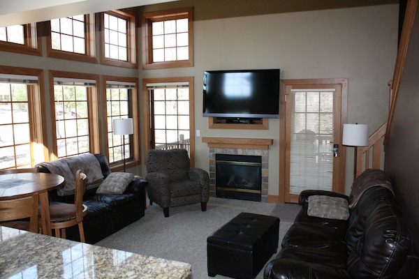 Upper unit living area